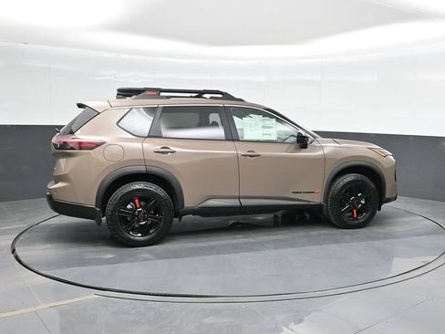 Used 2026 Nissan Rogue SV w/ Rock Creek Premium Package AWD/4WD image 4