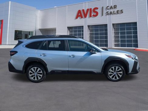 Used 2025 Subaru Outback Premium AWD/4WD image 5