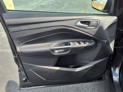 Used 2019 Ford Escape SEL AWD/4WD image 17