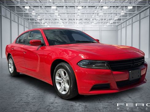 Used 2019 Dodge Charger SXT w/ Leather Interior Group image 7