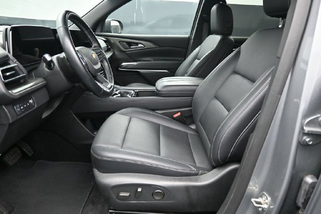 Used 2025 Chevrolet Traverse LT AWD/4WD image 13