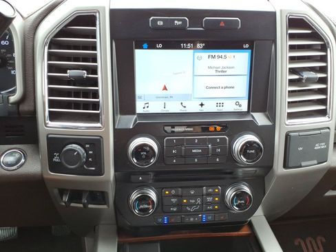 Used 2017 Ford F250 King Ranch w/ King Ranch Ultimate Package AWD/4WD image 15