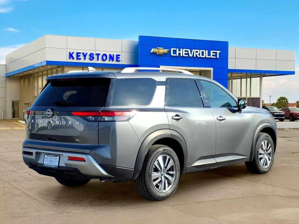 Used 2025 Nissan Pathfinder SL FWD image 7