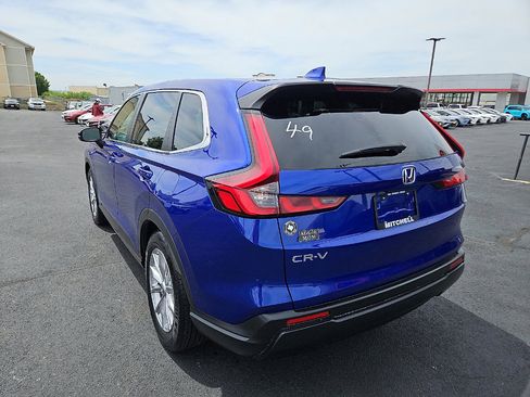 Used 2023 Honda CR-V EX image 3