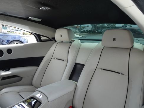 Used 2014 Rolls-Royce Wraith image 17