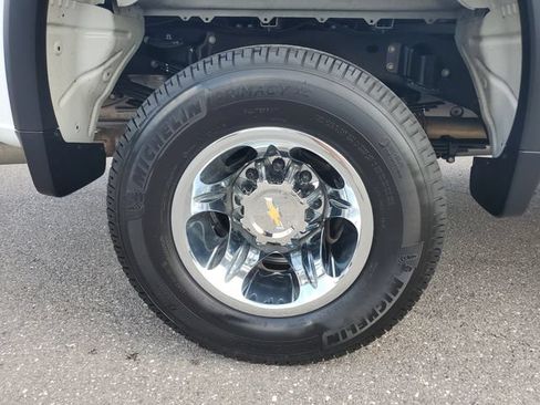 Used 2025 Chevrolet Silverado 3500 LT AWD/4WD image 5