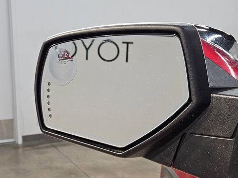 Used 2018 GMC Sierra 1500 SLT image 23