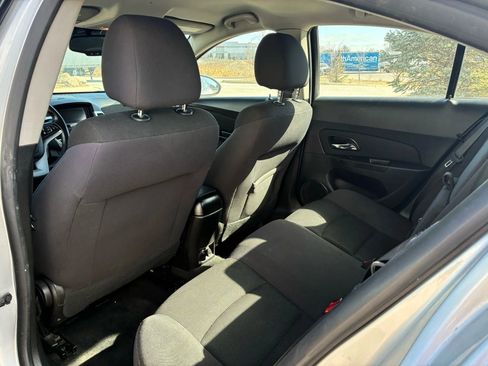 Used 2014 Chevrolet Cruze LT image 12