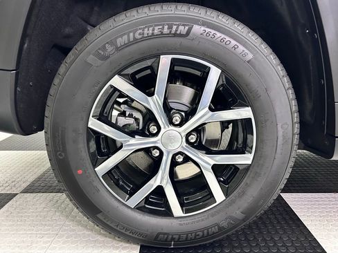 New 2025 Jeep Grand Cherokee Limited w/ Trailer Tow Package image 9