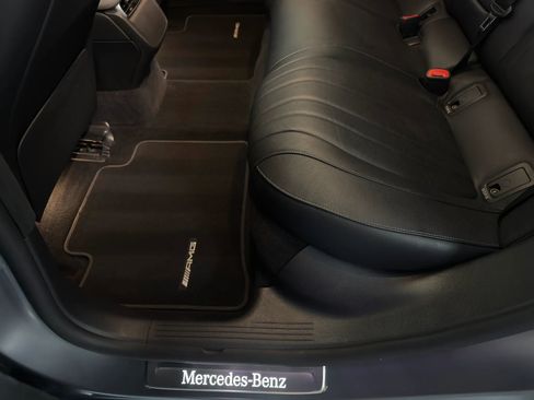 Used 2022 Mercedes-Benz EQS 580 4MATIC Sedan image 14