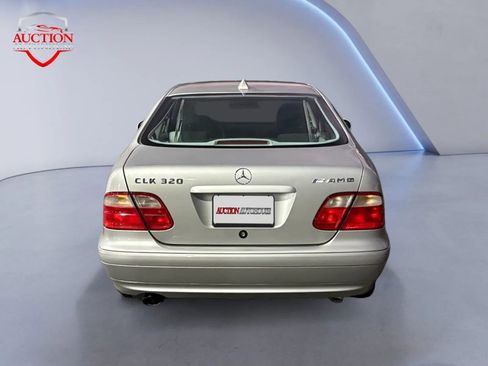 Used 2000 Mercedes-Benz CLK 320 Coupe image 4