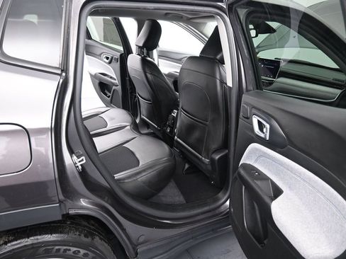 Used 2022 Jeep Compass Latitude w/ Sun and Sound Group image 17