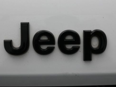 Used 2022 Jeep Grand Cherokee Altitude image 10