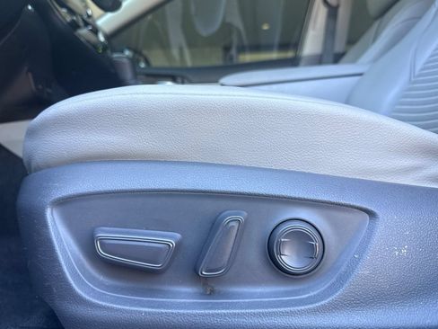 Used 2021 Toyota Camry SE w/ Cold Weather Package FWD image 13