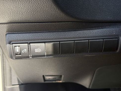Used 2025 Toyota Corolla LE FWD image 22