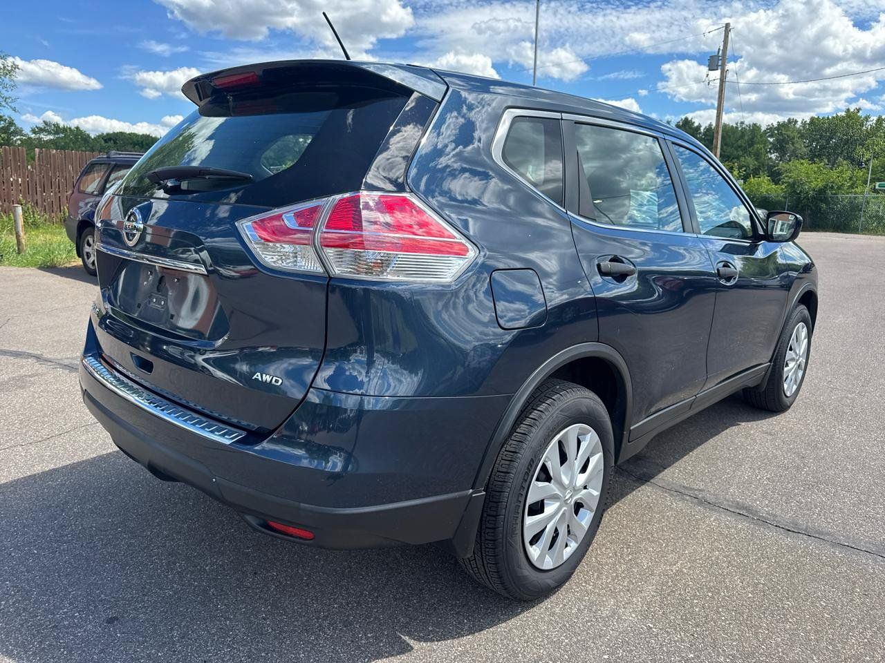 Used 2016 Nissan Rogue S AWD/4WD image 5