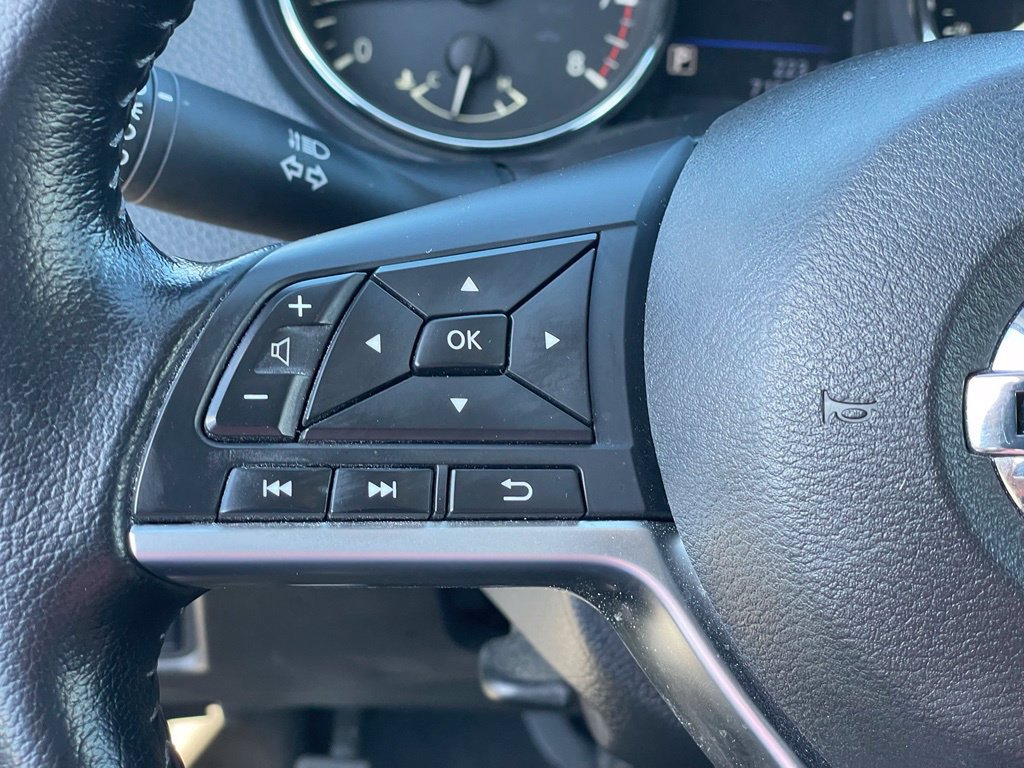 Used 2020 Nissan Rogue SV AWD/4WD image 14