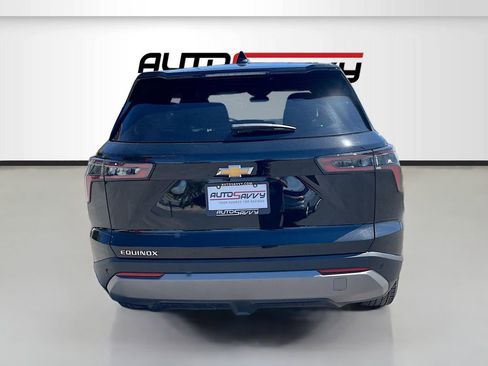 Used 2026 Chevrolet Equinox LT FWD image 6