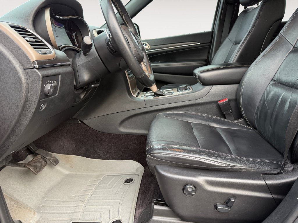 Used 2016 Jeep Grand Cherokee Limited AWD/4WD image 6
