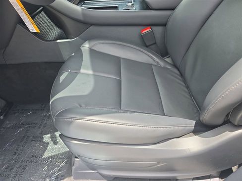 New 2025 Lincoln Aviator 2WD w/ Equipment Group 101A image 18