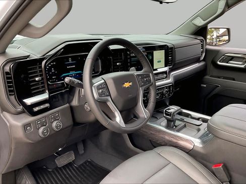 Used 2026 Chevrolet Silverado 1500 LTZ w/ LTZ Premium Package AWD/4WD image 17