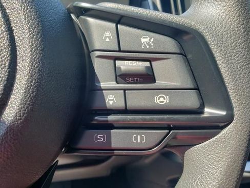 Used 2025 Subaru Crosstrek 2.0i Premium image 18