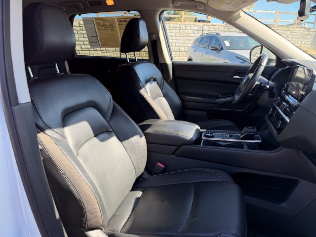 Used 2023 Nissan Pathfinder SL AWD/4WD image 33