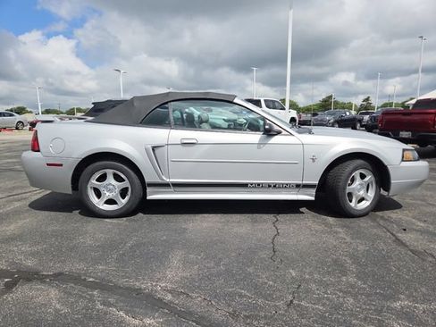 Used 2003 Ford Mustang Convertible RWD image 11