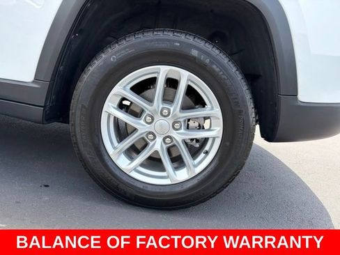 Used 2025 Jeep Grand Cherokee Laredo X w/ Luxury Tech Group I RWD image 10