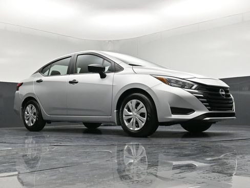 Certified 2025 Nissan Versa S w/ Trunk Package image 27