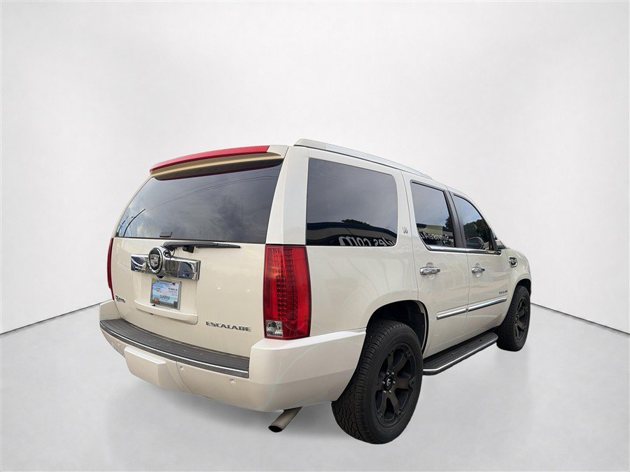 Used 2010 Cadillac Escalade 4WD Hybrid image 4