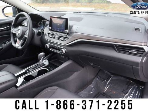 Used 2024 Nissan Altima 2.5 SV image 20