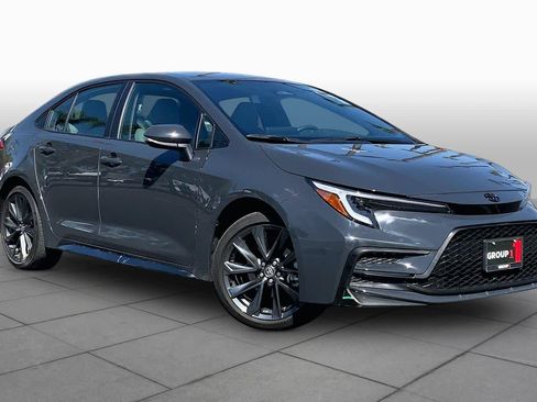 Certified 2025 Toyota Corolla SE FWD image 2
