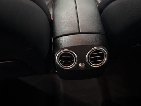 Used 2019 Mercedes-Benz GLC 300 4MATIC image 22