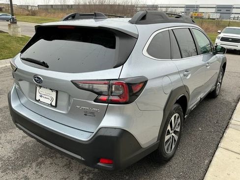 Certified 2025 Subaru Outback Premium AWD/4WD image 7