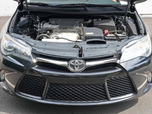 Used 2017 Toyota Camry SE FWD image 7