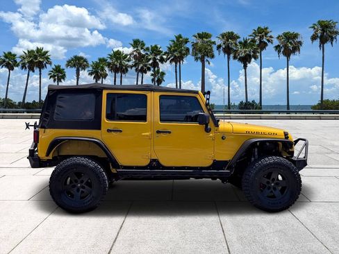 Used 2015 Jeep Wrangler Unlimited Rubicon w/ Connectivity Group AWD/4WD image 3