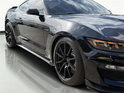 Used 2017 Ford Mustang Shelby GT350 image 20