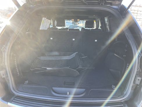 Used 2020 Jeep Grand Cherokee Limited image 13