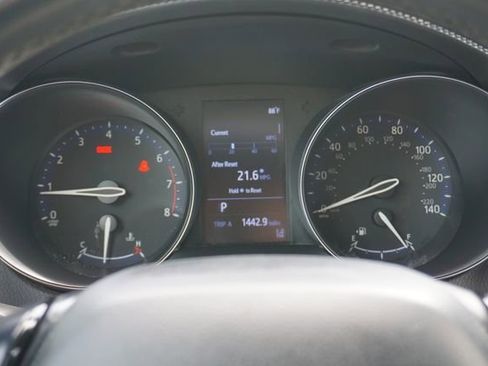 Used 2019 Toyota C-HR XLE FWD image 9