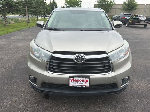 Used 2015 Toyota Highlander XLE AWD/4WD image 3