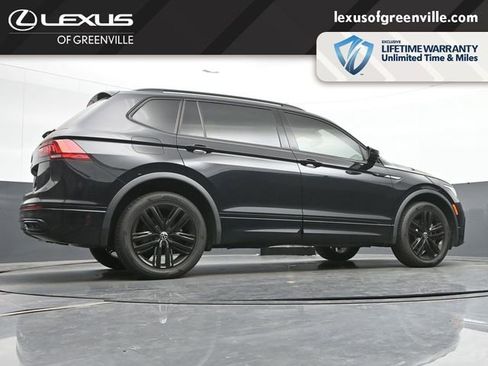 Used 2022 Volkswagen Tiguan SE R-Line FWD image 35