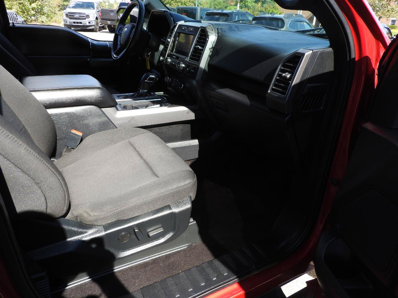 Used 2020 Ford F150 XLT w/ Equipment Group 302A Luxury AWD/4WD image 8