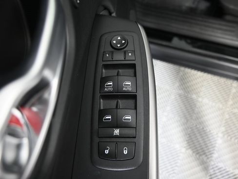 Used 2022 Jeep Cherokee Limited image 19