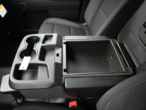 New 2026 GMC Sierra 3500 SLE w/ SLE Value Package image 17