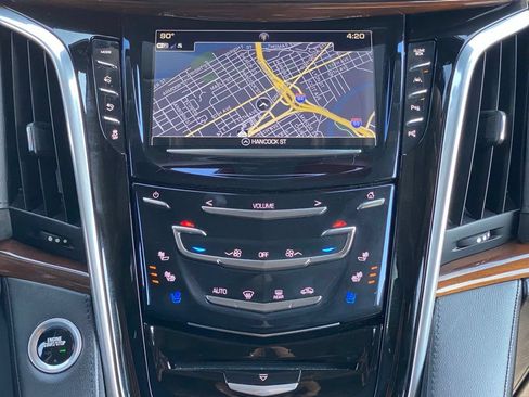 Used 2020 Cadillac Escalade Luxury AWD/4WD image 27