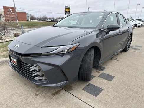 New 2026 Toyota Camry XLE image 3