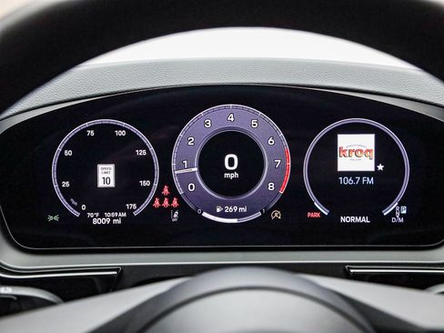 Certified 2025 Porsche Cayenne image 28