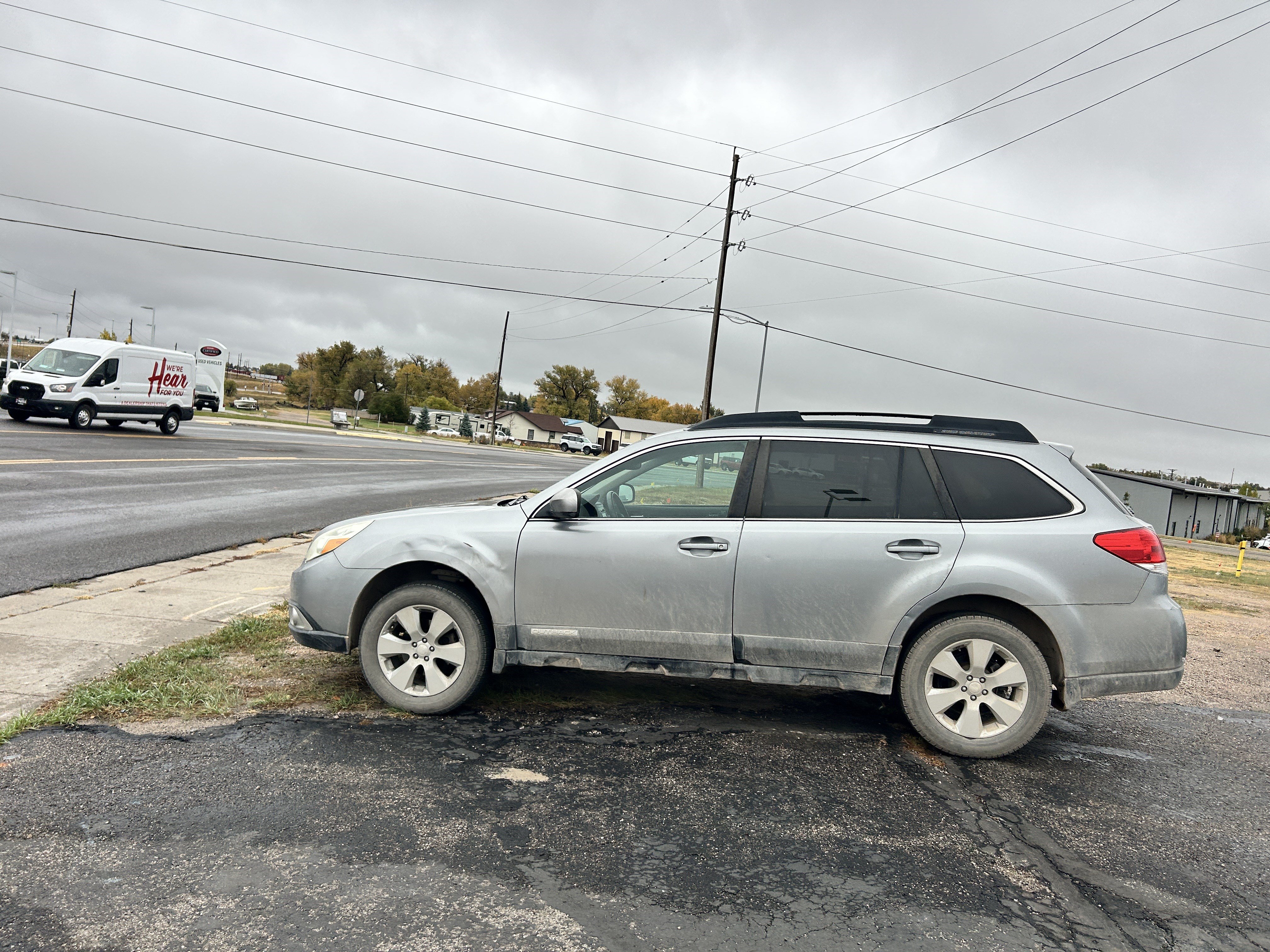 Used 2011 Subaru Outback 2.5i Premium w/ All-Weather Pkg AWD/4WD image 2