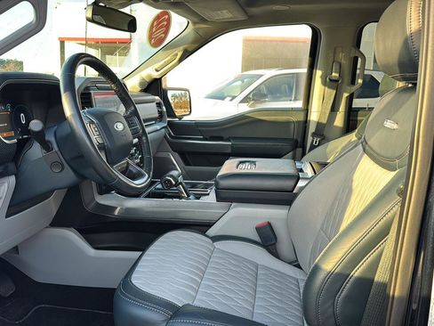 Used 2022 Ford F150 Limited image 8